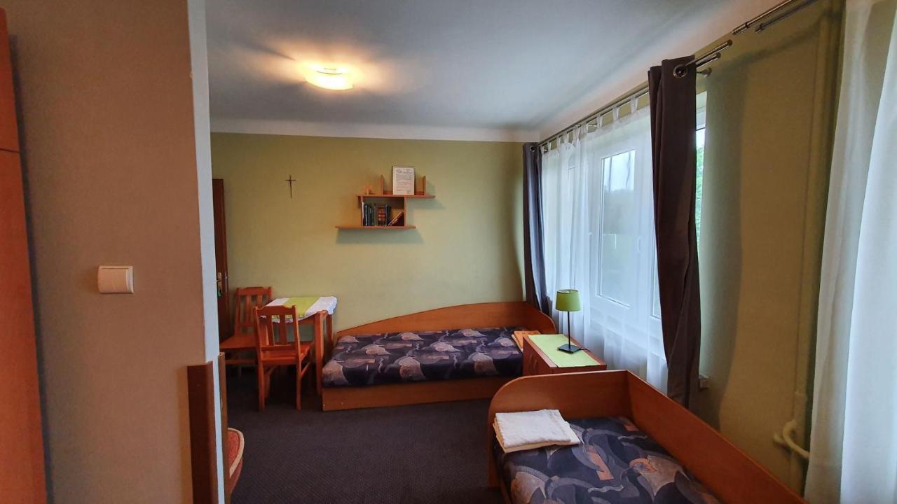 Wieczernik Dom Rekolekcyjny Ksiezy Pallotynow Swieta Katarzyna  Dış mekan fotoğraf